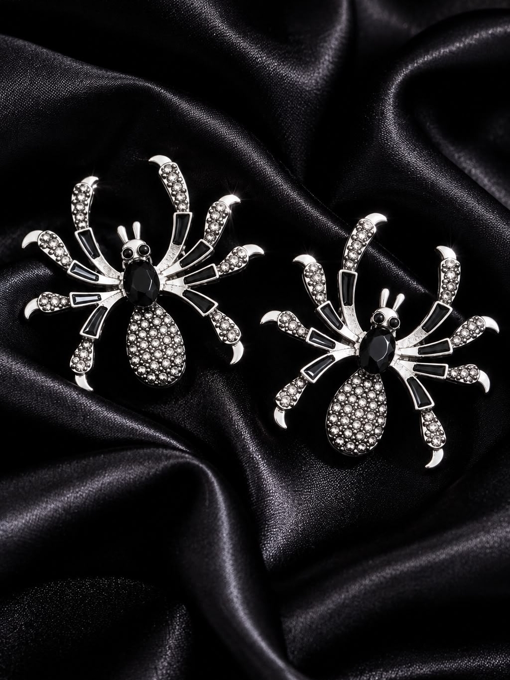 Spider Earrings in Black & Silver Like New